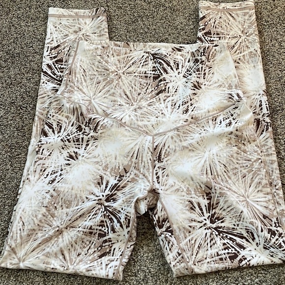 Aerie brown tan printed leggings medium - Picture 2 of 5